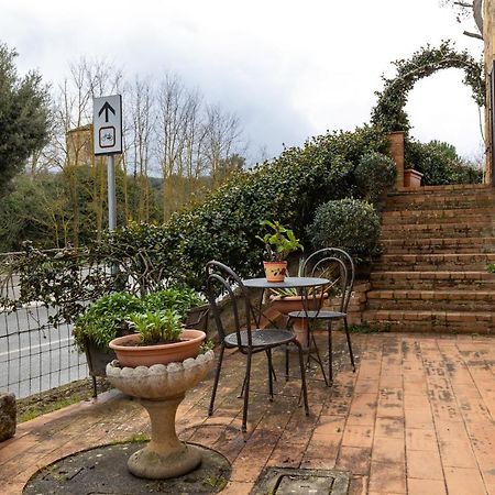 Enchanting Flat With Patio In Abbadia A Isola Монтериджиони Экстерьер фото